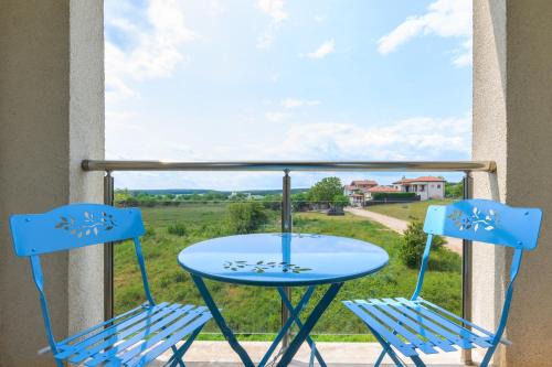 Azur Properties ap51