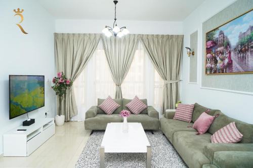 Azure Bliss - Cozy 1BR Haven in Baniyas, Near Baniyas Square