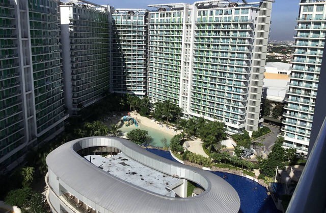 RESIDENCIAS DE RESORTES URBANOS AZURE ..... Playa en la ciudad