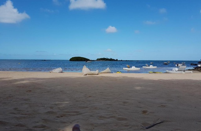 Azuri Apartment with Beach, Pools, Gym, Golf, Shops, Restaurants, Spa, Boat activities, Tennis &Paddle court, kids corner