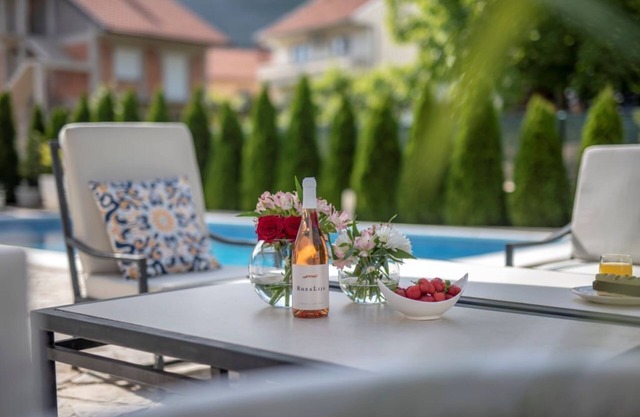 Azzurro Apartments with swimming pool in Trebinje