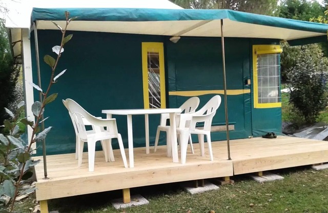 B 15 Bungalow Canvas 2 rooms (ohne Gesundheitsversorgung) 4 Personen