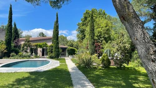 B&B 2 Chambres d'hôtes Gai Félibre avec Piscine et Jacuzzi