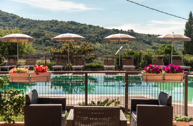 B&B La Mortella Con Piscina