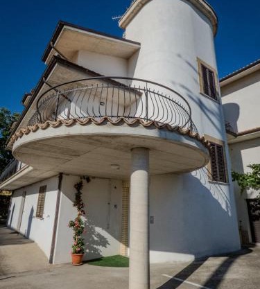 B&B LE LUCI Appartamento al primo piano interno 1