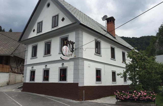 B&B Rot