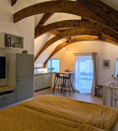 B&B TxL