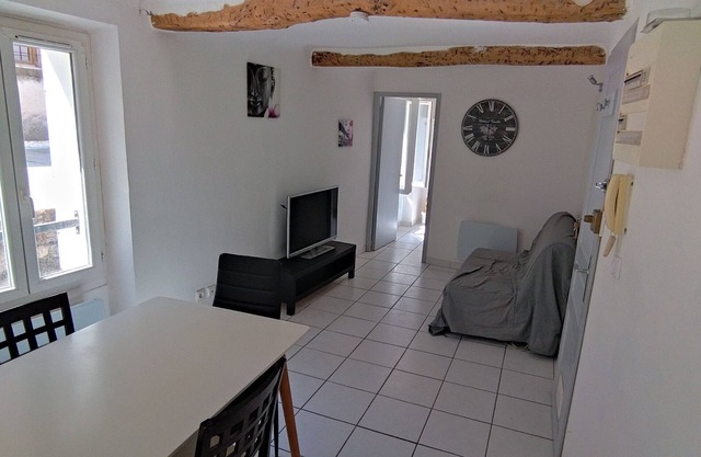 Bright 37m2 T2 apartment at the foot of Sainte Victoire / Lac du Verdon
