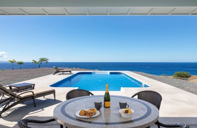 B.I. Kohola Lani - Panoramic Coastal Views, Pool and now AC in bedrooms!