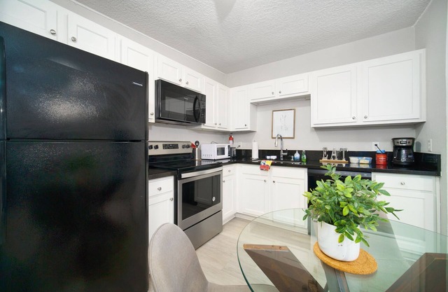 ~[B] River Bank Repose Sleeps 6 Private Units~