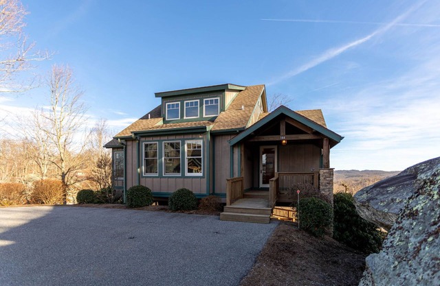 B Rock Ridge en Echota - ¡casa adosada con jacuzzi privado!