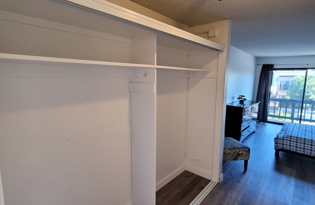 (B27) Cozy & Serene Private LA Studio