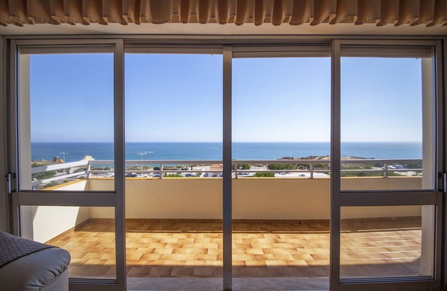 B43 - Spotless Seaview Apartment