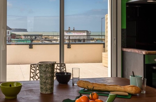 Babord, apartment with terrace and sea view, parking