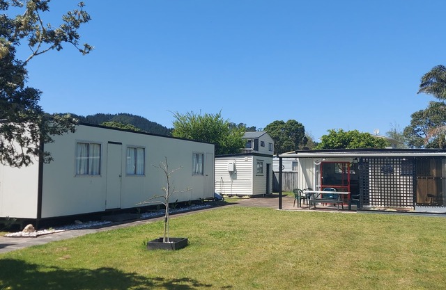 Bach Camp - Cooks Beach Bach