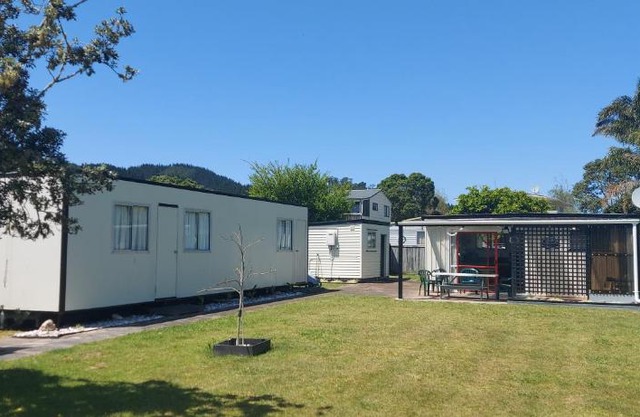Bach Camp - Cooks Beach Bach