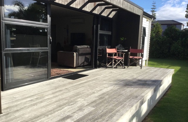 Bach or holiday home, 3 bedrooms, 2 bathrooms (sleeps 8)