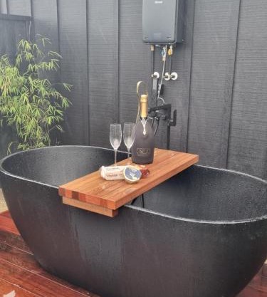 Bach22 Rustic Romantic getaway
