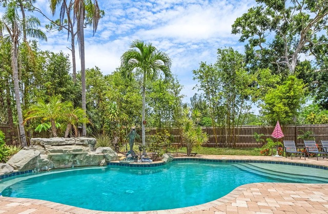 Backyard Oasis! 5 miles to the Beach, Tiki Hut & Pool - Villa Giulia - Roelens Vacations