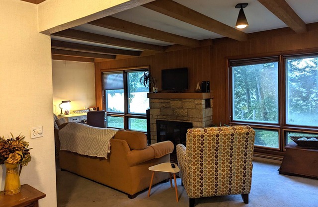 Baehr Haus on Rock Lake