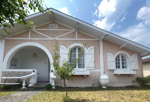 Bagatelle House