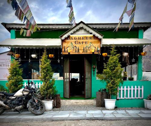 Bagheera Cafe