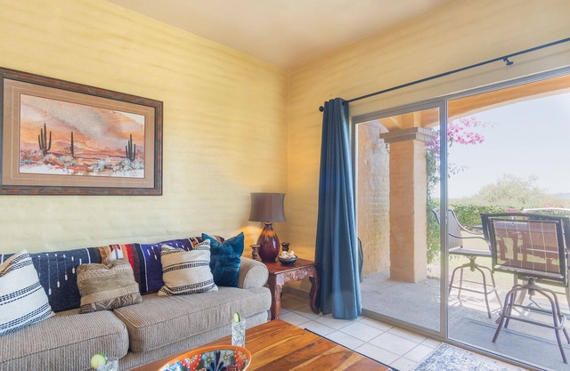 En Playa San Francisco, Bahía Delfín Condo # 172