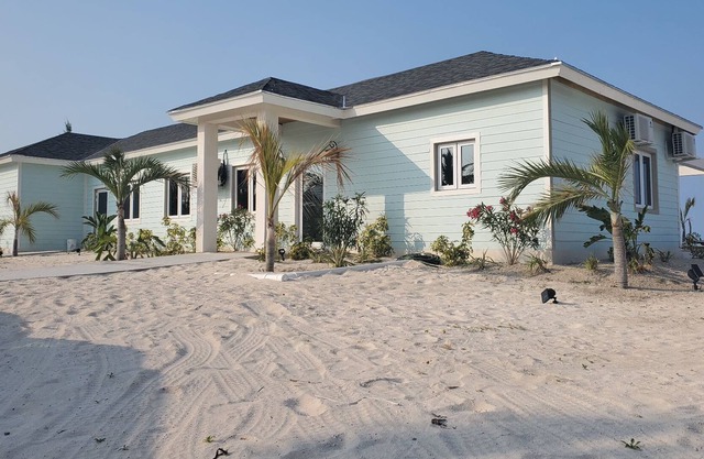Bahamas Oceanfront Home on Private Beach 3/3 Spooners Bay Fisherman’s Paradise