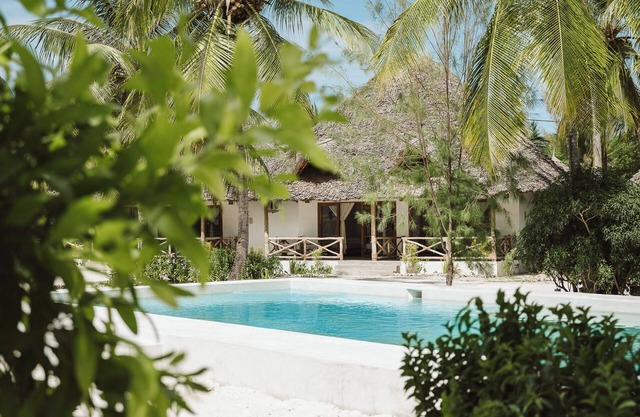 Bahati Sunset Bungalows