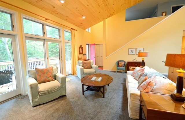Bailey's Beach Retreat | 3 Bed, 3 Bath