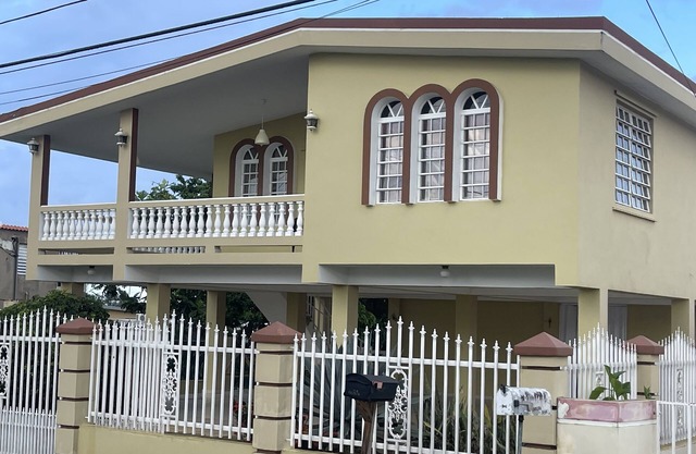 Spacious House with Lagoon View 5 minutes from Beach