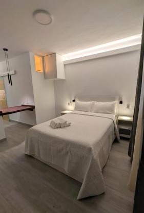Bajo Capital Con Terraza y Aparcamiento Privado