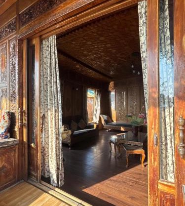 BAKTOO palace PREMIUM HOUSEBOAT