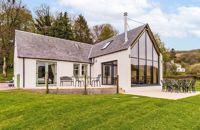 Balbeg Cottage by Interhome