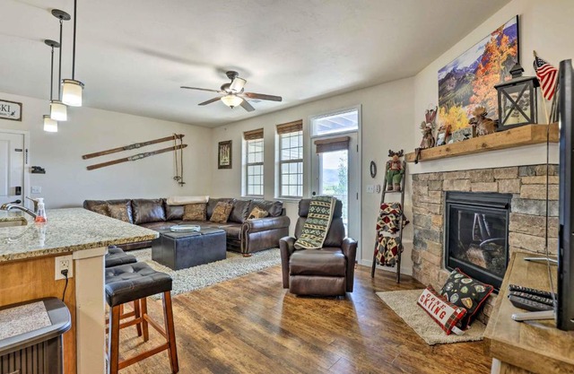 Balcony and Grill Mtn-View Retreat in Granby!