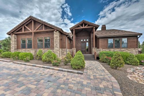 Balcony and Grill Updated Show Low Townhome!