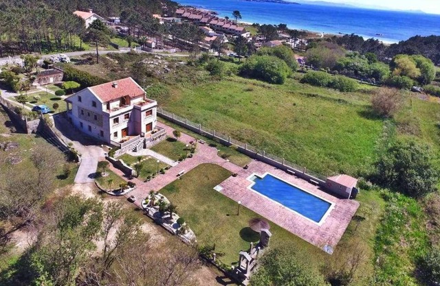 Ref. 10119 Apartamento con piscina y jardín