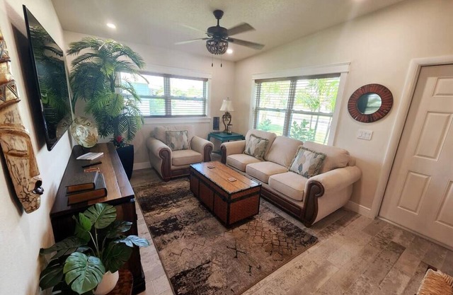 Bali Bungalow - Heart of Cocoa Beach!