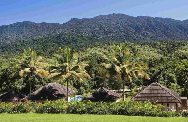 Bali HainA private retreat on acreage, close to town, ocean & the rainforest