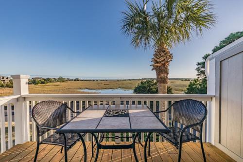 Bali Retreat: 180° Ocean and Hunting Island Deck Views