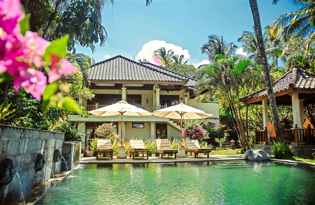 La mejor y lujosa villa Tunjung de Bali con piscina privada y personal a 10 minutos de la playa
