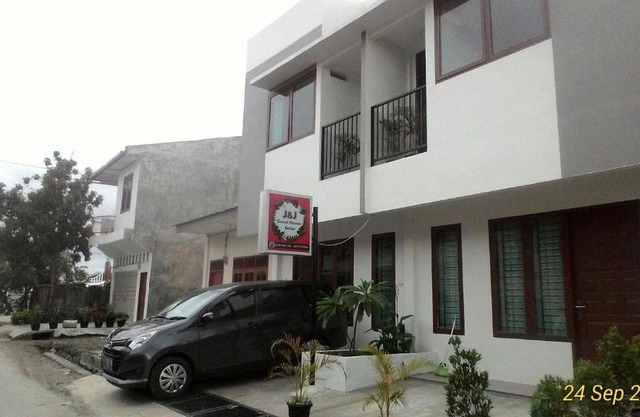 Balige J&J Guest House 1