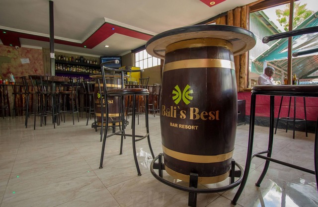 Balis Best Bar and Resort