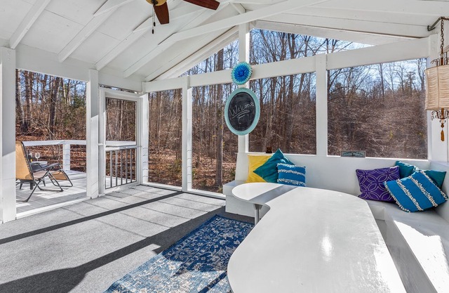 Ballantyne Area hogar w / Woods y privacidad en abundancia!
