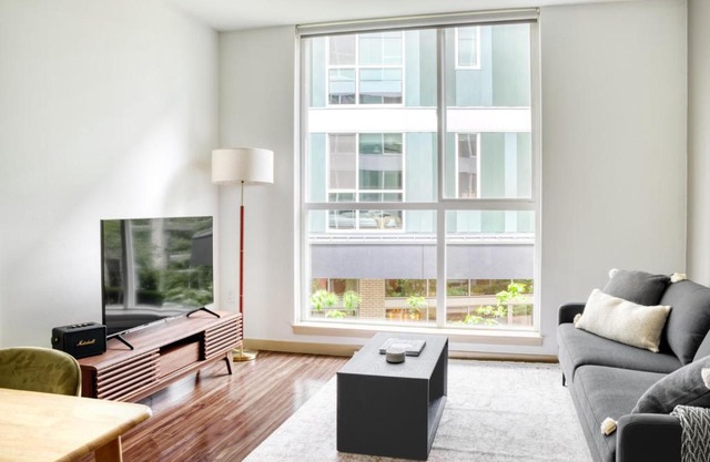 Ballard 1BR w WD BBQ Gym nr Waterfront SEA-397