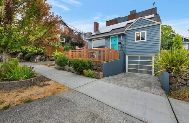 Ballard Birdhouse - 93 Walking Score/Garage/AC