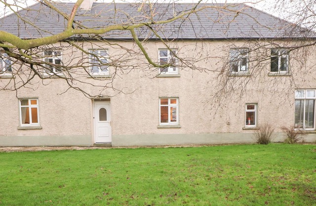 BALLYGRENNAN HOUSE, pet friendly in Ballingarry, County Limerick
