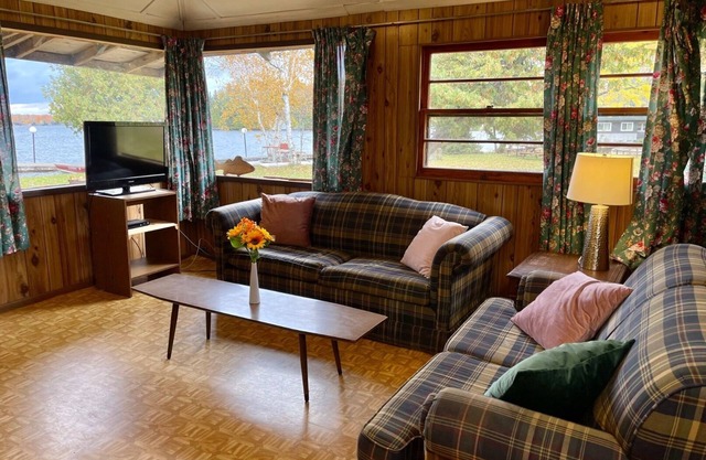Balsam Lake Villa Cottages: 2-Bedroom Cottage #2