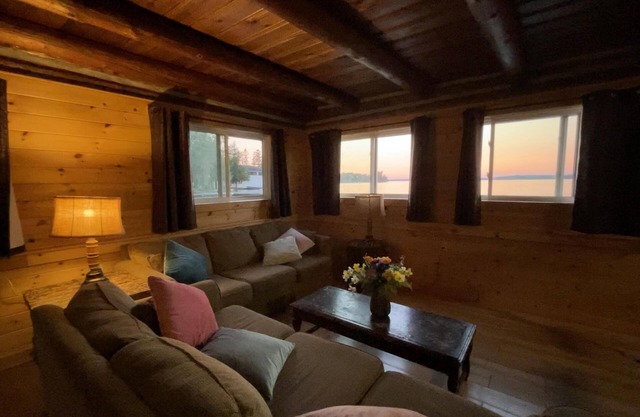 Balsam Lake Villa Cottages: 3-Bedroom Cottage #10