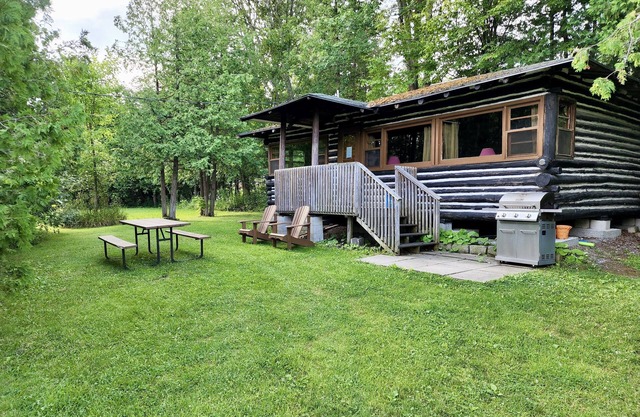 Balsam Lake Villa Cottages: 3-Bedroom Cottage #14